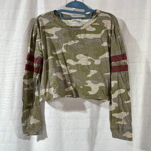 Women's Fitz & Eddi Long Sleeve Army Camo Crop Top Shirt, Size Large